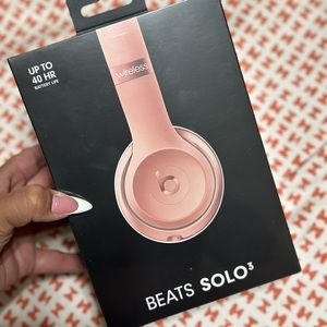 NEW SEALED Beats Solo 3 Rose Gold Bluetooth Wireless Headphones